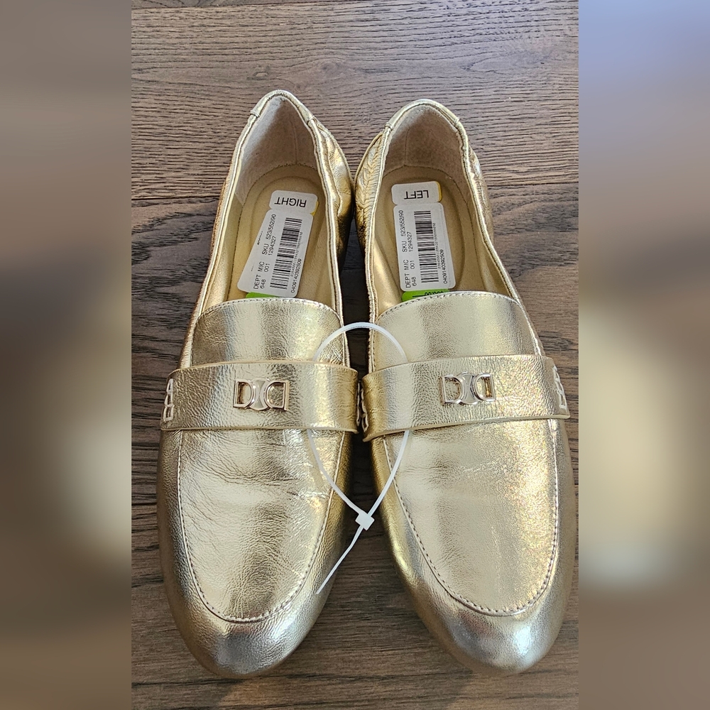 Deltan Leather NWT Gold Loafers for Women SIZE 8